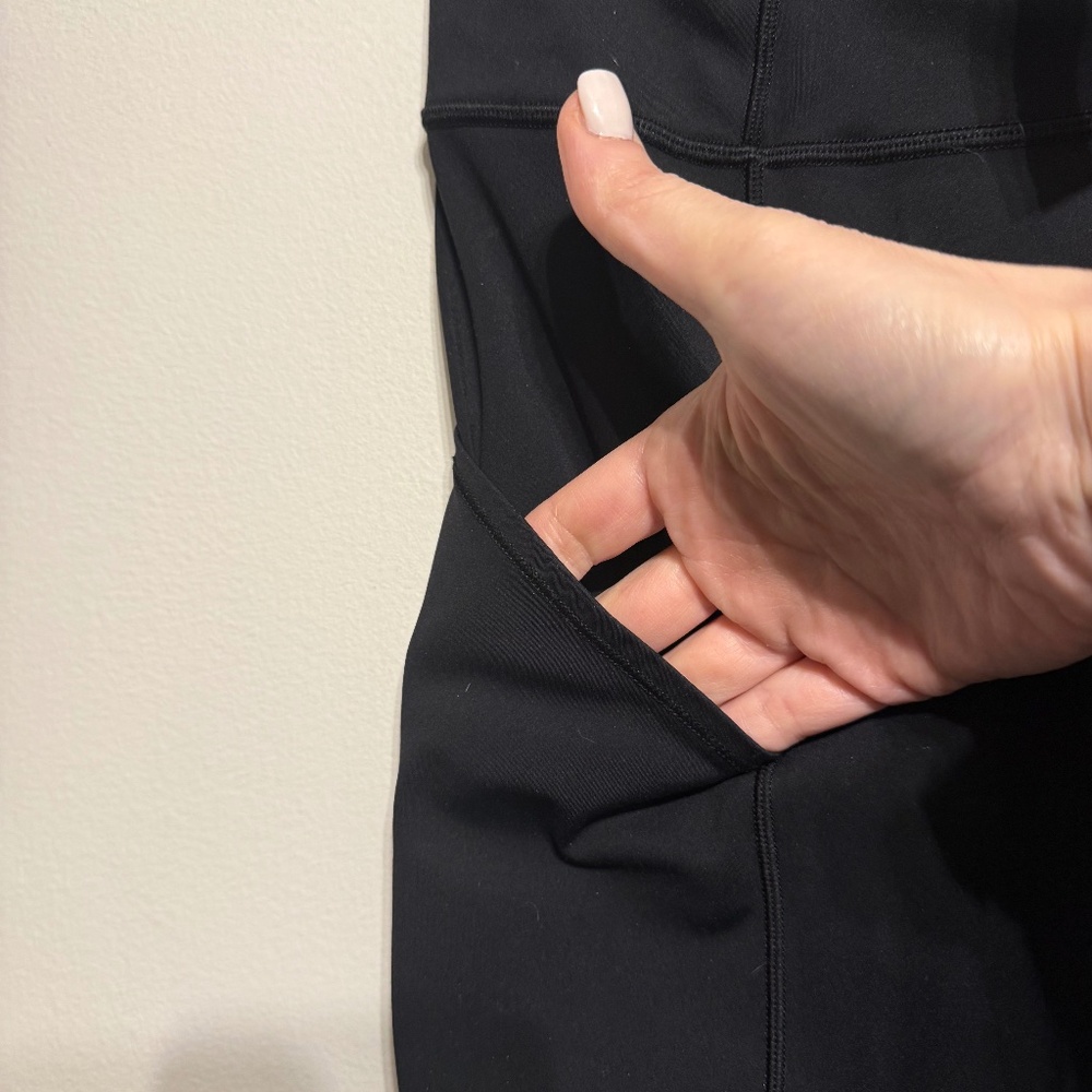 Lululemon Black Cropped Leggings with Pockets Size 10 - Picture 12 of 12